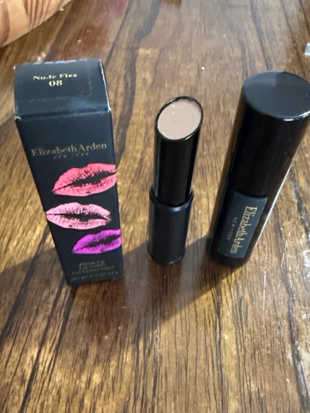 Elizabeth Arden Neutral Nude Twist-Up Lipstick - Nude Fizz 08